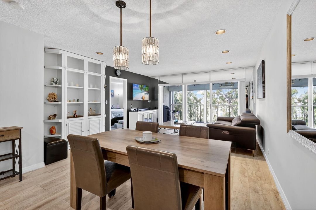 Active With Contract: $210,000 (2 beds, 2 baths, 1005 Square Feet)