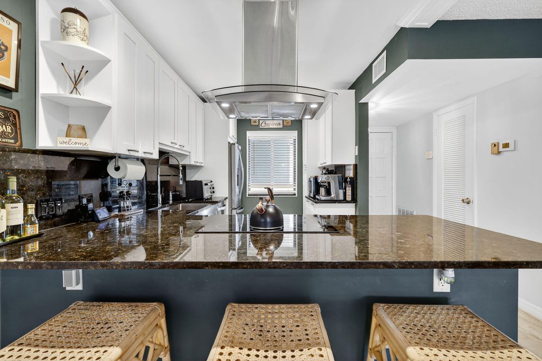 Active With Contract: $210,000 (2 beds, 2 baths, 1005 Square Feet)