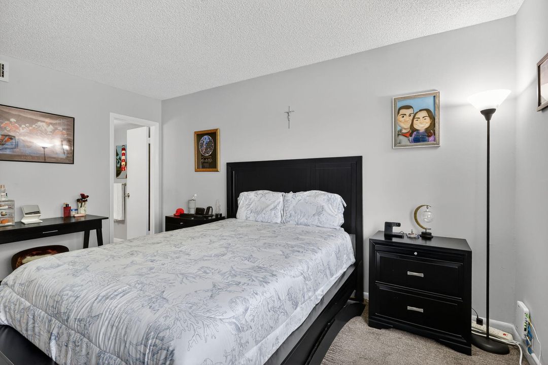 Active With Contract: $210,000 (2 beds, 2 baths, 1005 Square Feet)