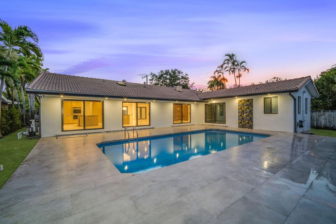 For Sale: $2,325,000 (4 beds, 3 baths, 2912 Square Feet)