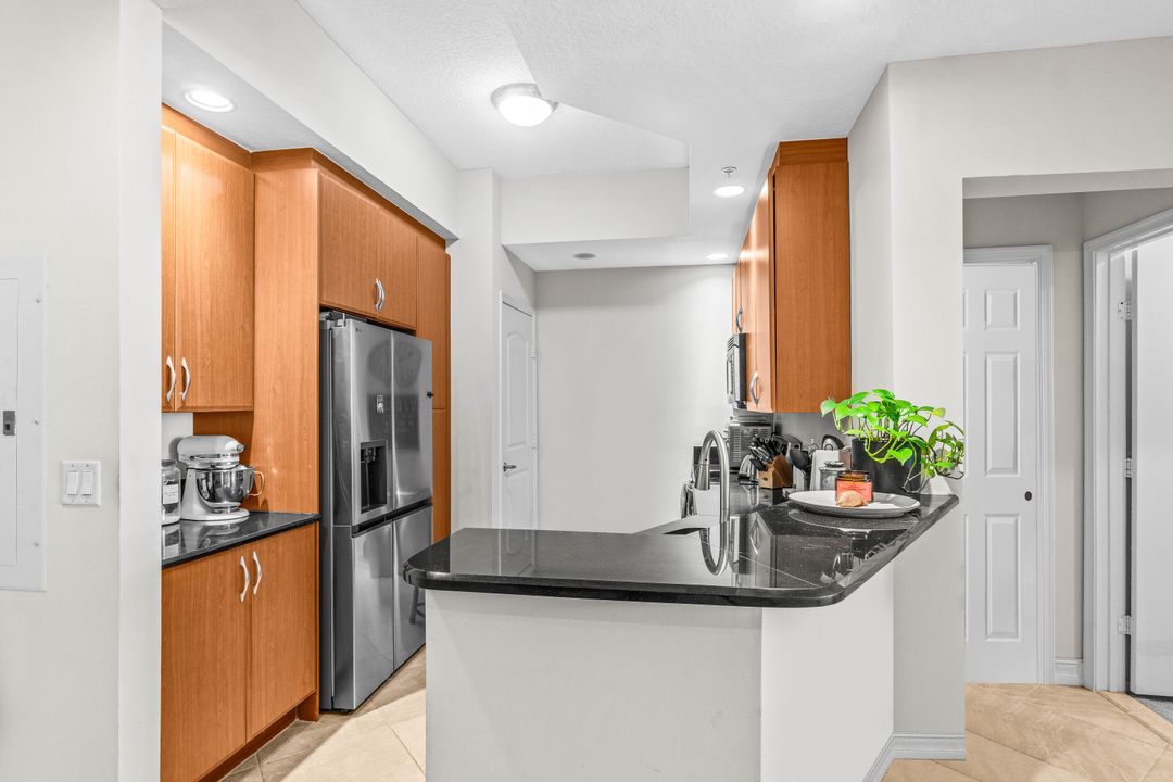 Active With Contract: $5,000 (2 beds, 2 baths, 1170 Square Feet)