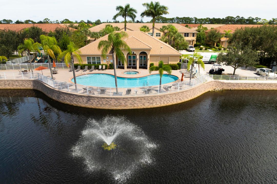 Active With Contract: $2,500 (3 beds, 2 baths, 1622 Square Feet)