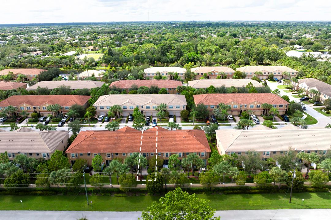 Active With Contract: $2,500 (3 beds, 2 baths, 1622 Square Feet)