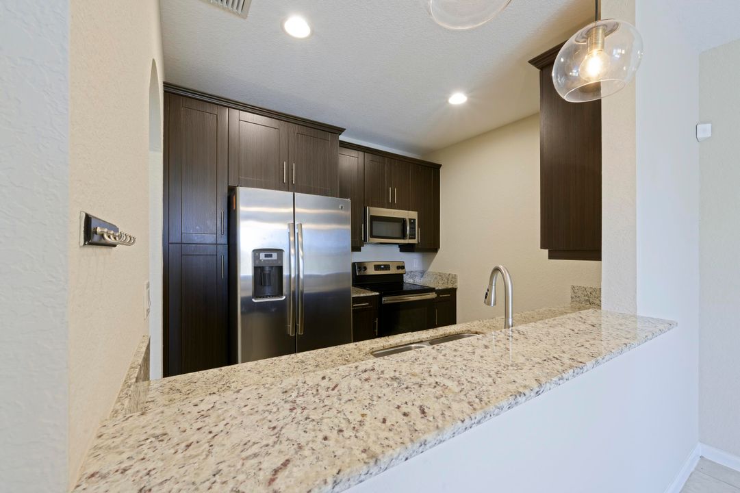 Active With Contract: $2,500 (3 beds, 2 baths, 1622 Square Feet)