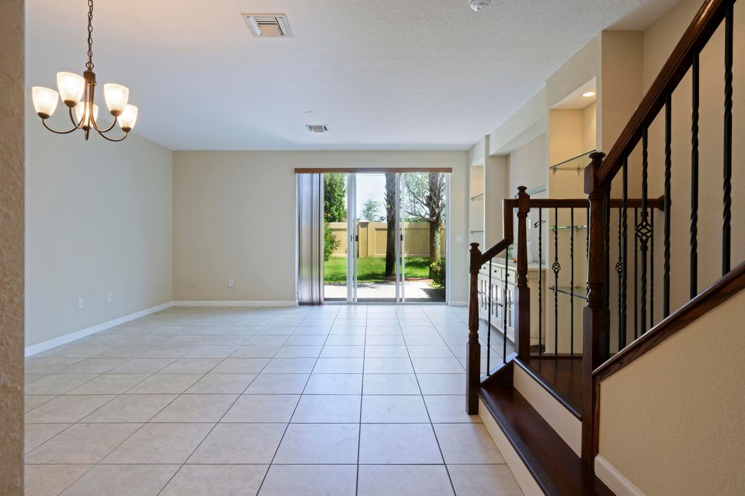 Active With Contract: $2,500 (3 beds, 2 baths, 1622 Square Feet)