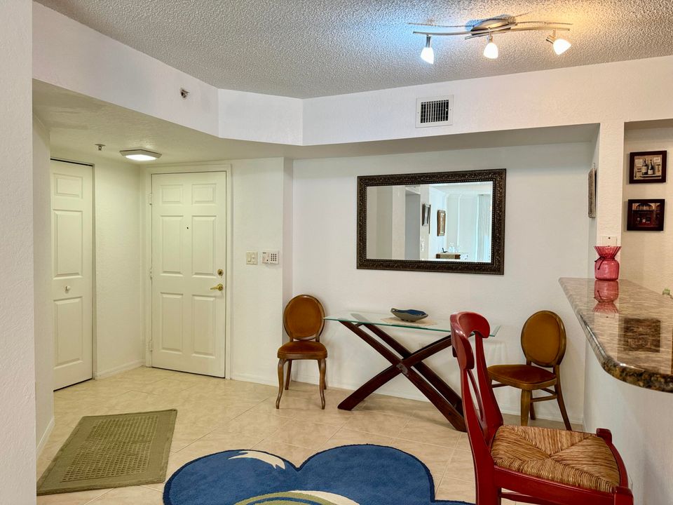 Activo con contrato: $495,000 (2 camas, 2 baños, 1071 Pies cuadrados)