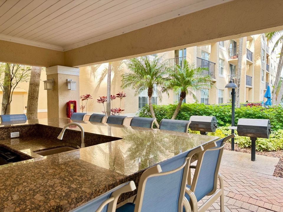 Activo con contrato: $495,000 (2 camas, 2 baños, 1071 Pies cuadrados)