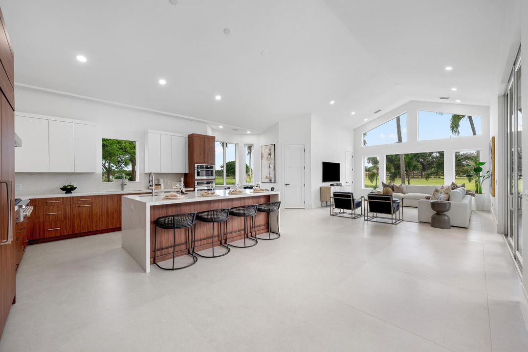 En Venta: $2,950,000 (5 camas, 5 baños, 4352 Pies cuadrados)