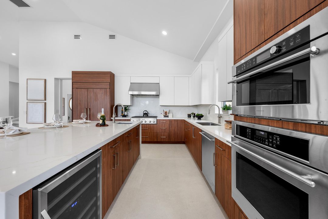 En Venta: $2,950,000 (5 camas, 5 baños, 4352 Pies cuadrados)