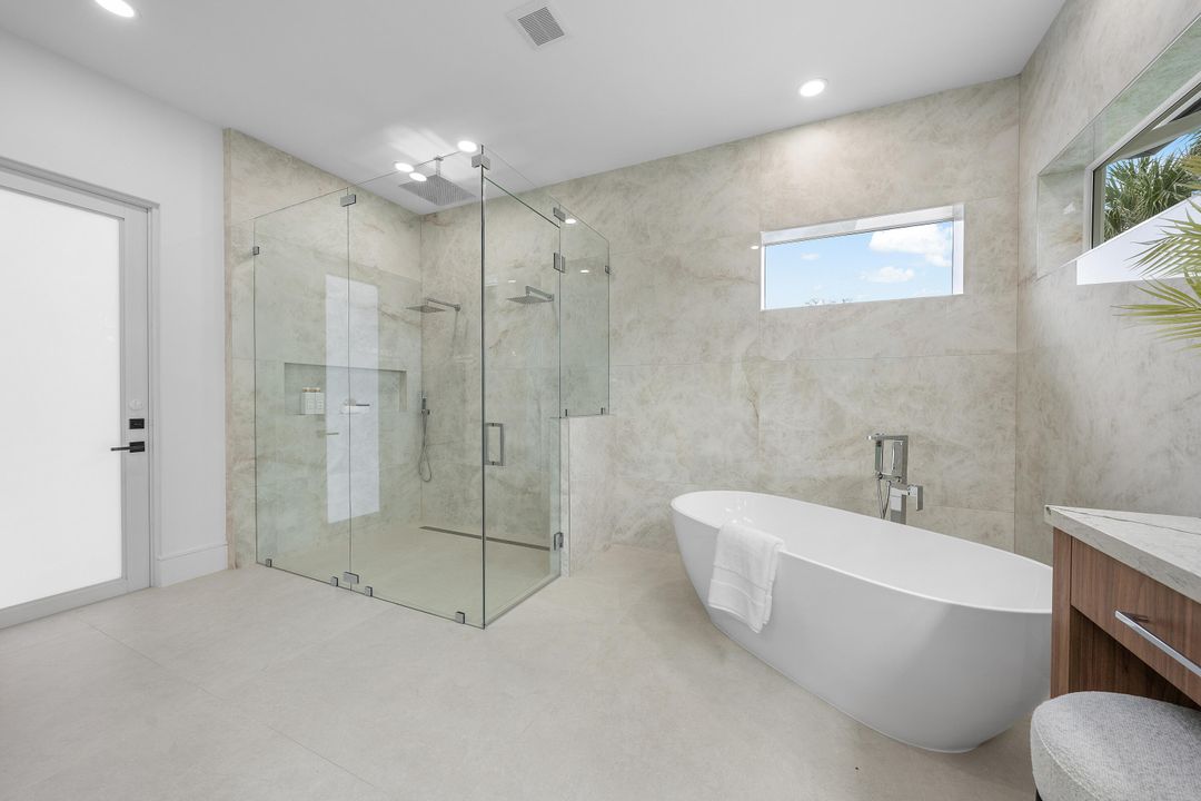 En Venta: $2,950,000 (5 camas, 5 baños, 4352 Pies cuadrados)