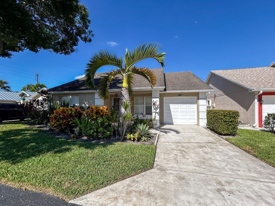 合同活跃: $199,900 (2 贝兹, 2 浴室, 1536 平方英尺)