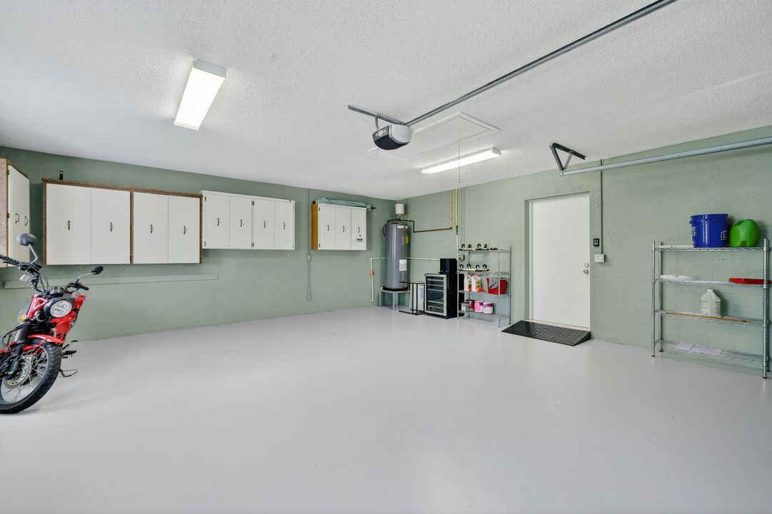 Activo con contrato: $1,100,000 (3 camas, 2 baños, 2577 Pies cuadrados)