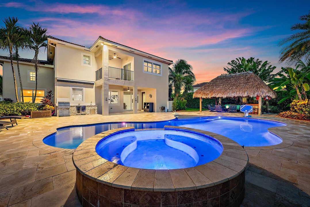 Recently Sold: $1,995,000 (5 beds, 5 baths, 4315 Square Feet)