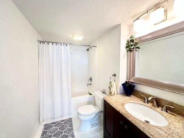 Activo con contrato: $495,000 (2 camas, 2 baños, 1071 Pies cuadrados)