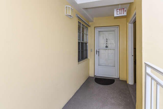 出租: $4,800 (3 贝兹, 2 浴室, 1548 平方英尺)