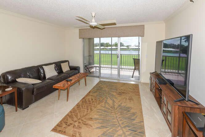 出租: $4,800 (3 贝兹, 2 浴室, 1548 平方英尺)