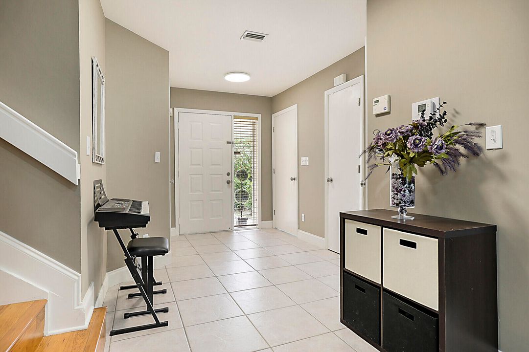 Vendido Recientemente: $495,000 (3 camas, 2 baños, 1603 Pies cuadrados)