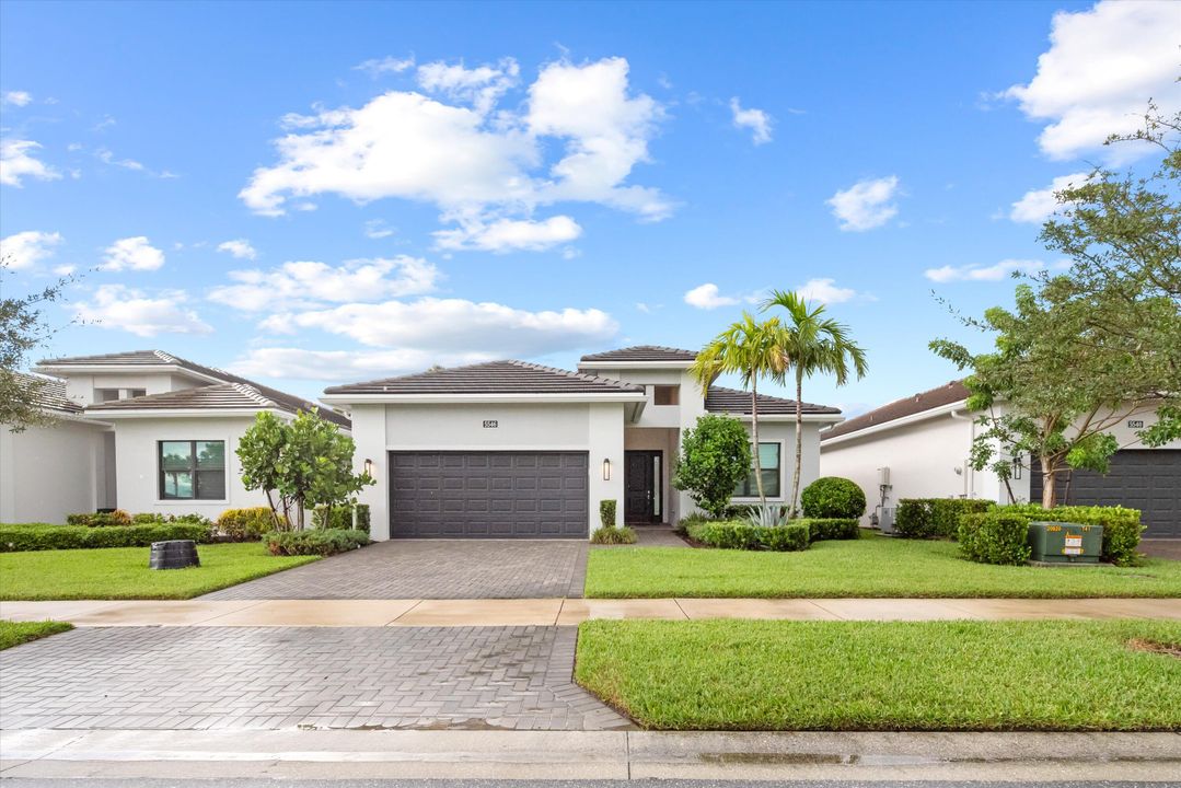 For Rent: $3,700 (3 beds, 3 baths, 2311 Square Feet)