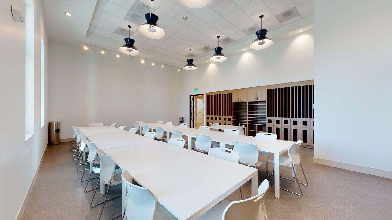 For Rent: $3,700 (3 beds, 3 baths, 2311 Square Feet)