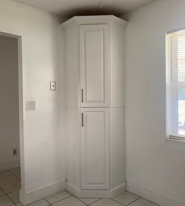 Под контрактом: $180,000 (2 спален, 2 ванн, 1327 Квадратных фут)