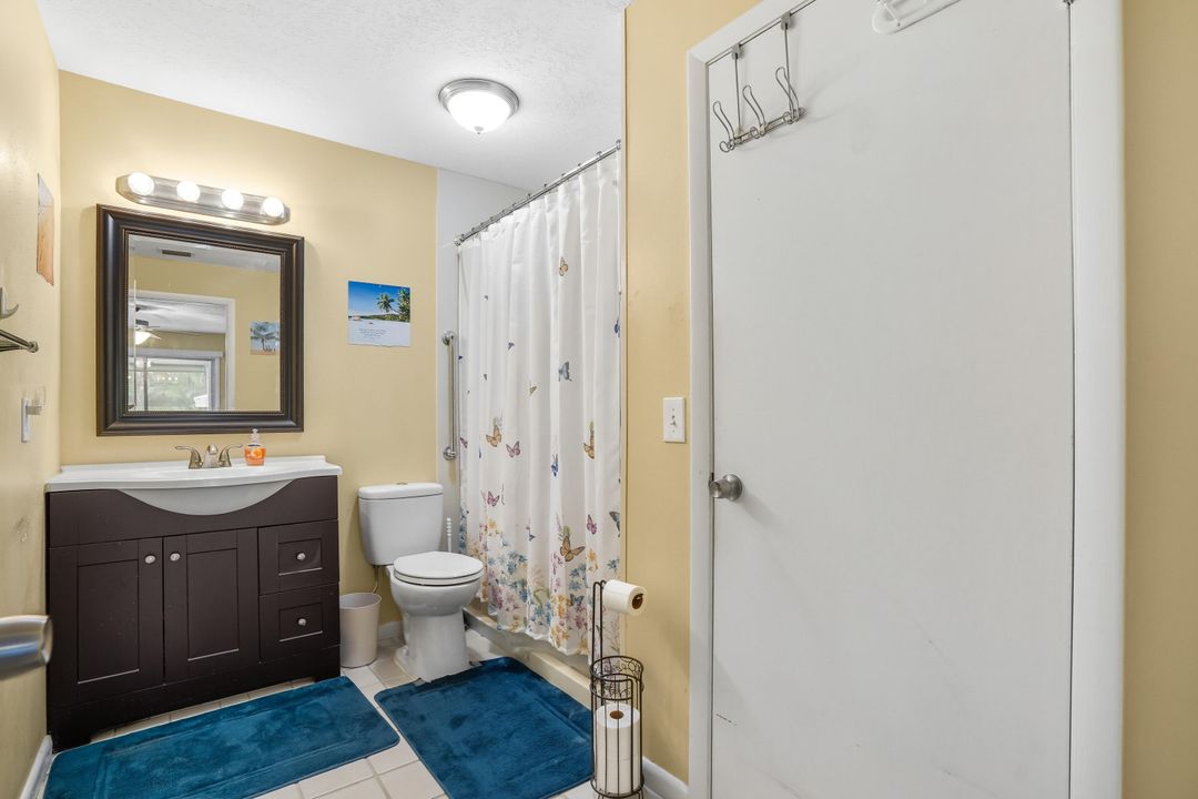 Active With Contract: $274,999 (3 beds, 2 baths, 1376 Square Feet)