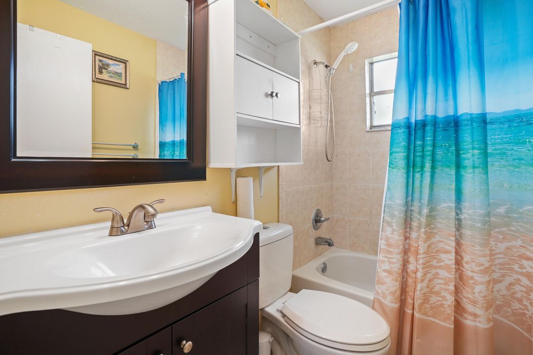 Active With Contract: $274,999 (3 beds, 2 baths, 1376 Square Feet)