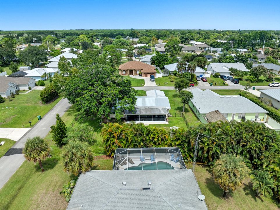 Active With Contract: $274,999 (3 beds, 2 baths, 1376 Square Feet)