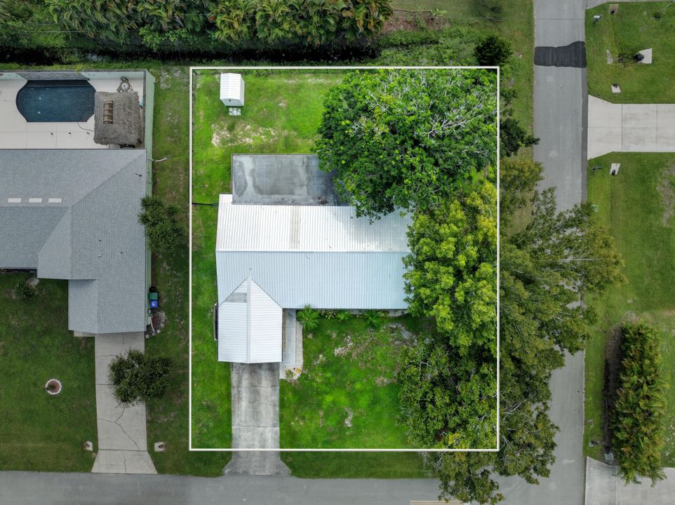 Active With Contract: $274,999 (3 beds, 2 baths, 1376 Square Feet)