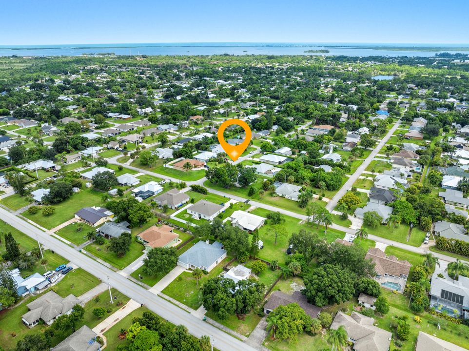 Active With Contract: $274,999 (3 beds, 2 baths, 1376 Square Feet)