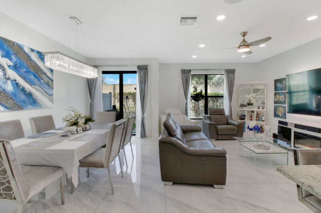 Active With Contract: $430,000 (4 beds, 2 baths, 1861 Square Feet)