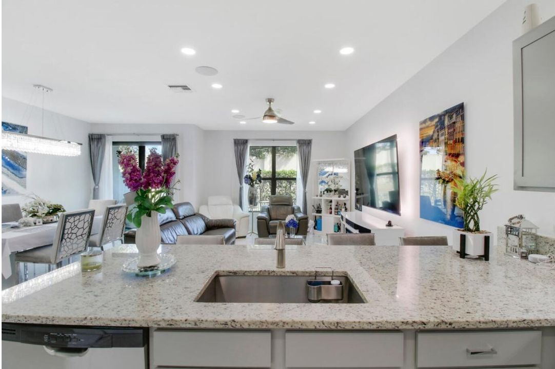 Active With Contract: $430,000 (4 beds, 2 baths, 1861 Square Feet)