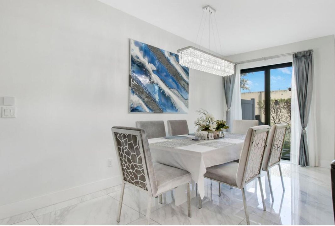 Active With Contract: $430,000 (4 beds, 2 baths, 1861 Square Feet)