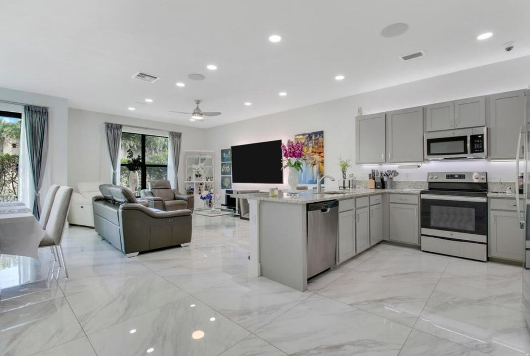 Active With Contract: $430,000 (4 beds, 2 baths, 1861 Square Feet)