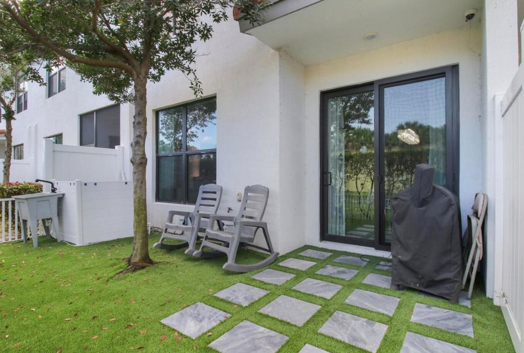 Active With Contract: $430,000 (4 beds, 2 baths, 1861 Square Feet)