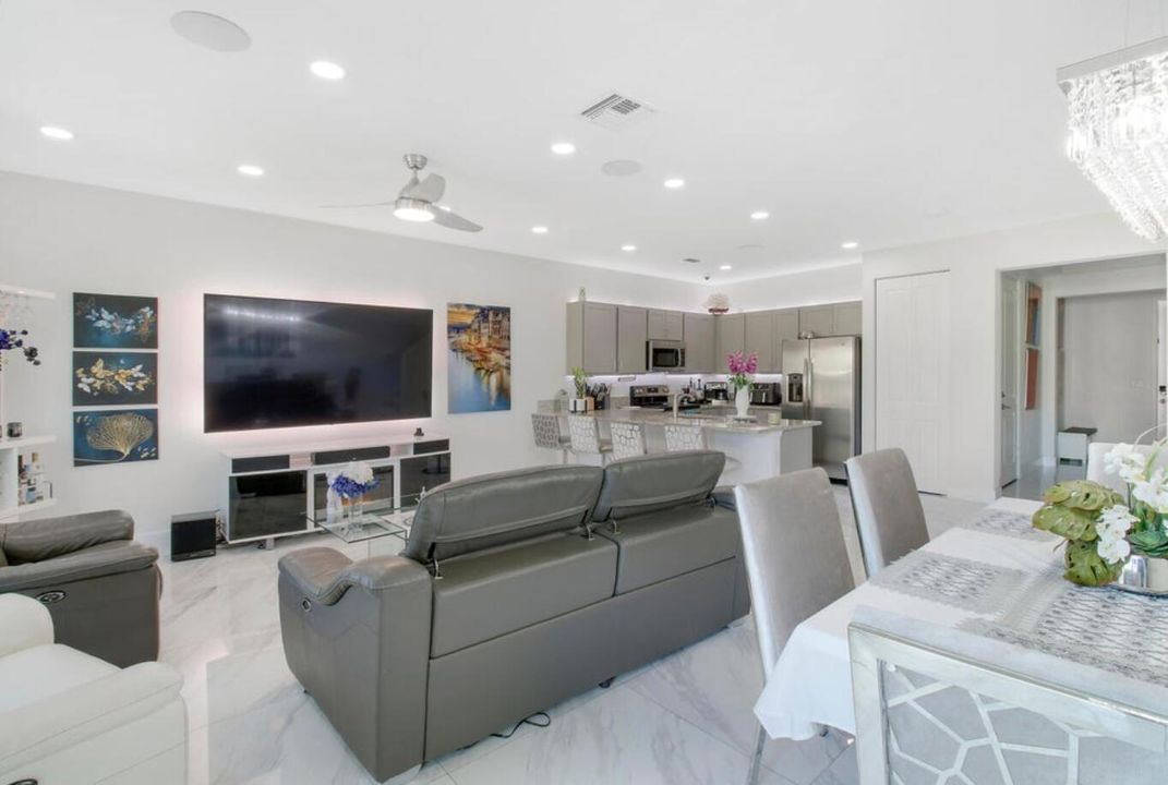 Active With Contract: $430,000 (4 beds, 2 baths, 1861 Square Feet)