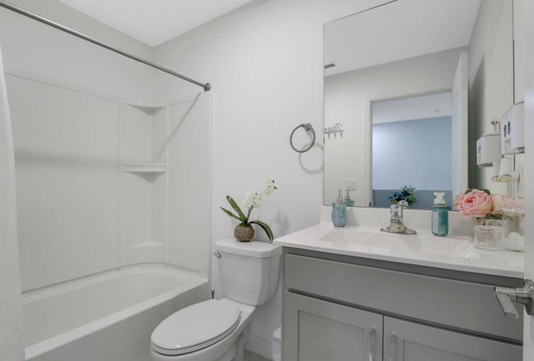 Active With Contract: $430,000 (4 beds, 2 baths, 1861 Square Feet)