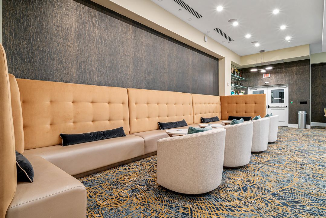 出租: $10,250 (2 贝兹, 2 浴室, 2156 平方英尺)