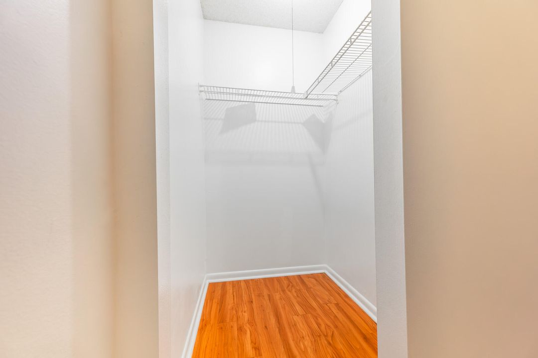 For Sale: $115,000 (2 beds, 1 baths, 819 Square Feet)