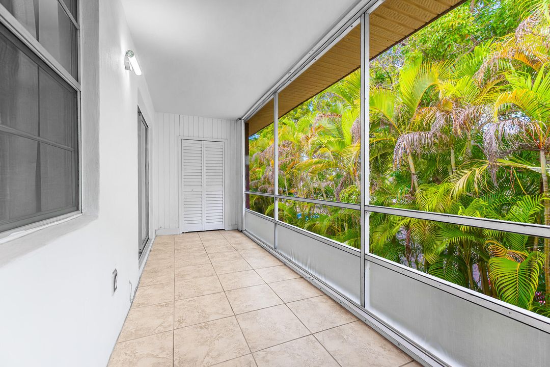 For Sale: $115,000 (2 beds, 1 baths, 819 Square Feet)