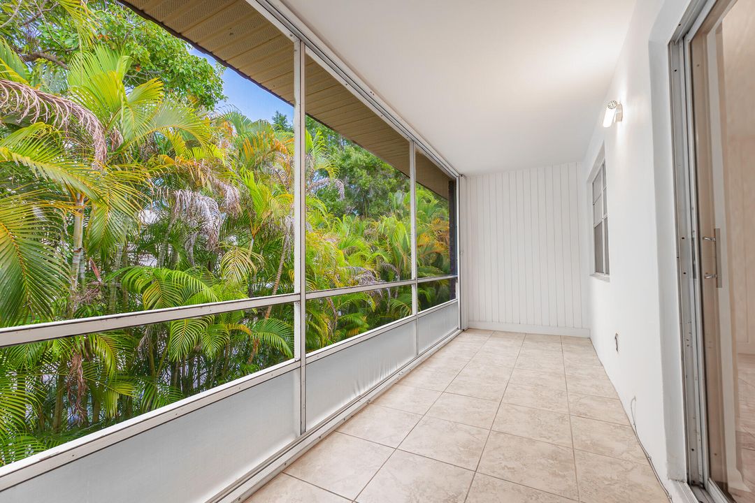 For Sale: $115,000 (2 beds, 1 baths, 819 Square Feet)