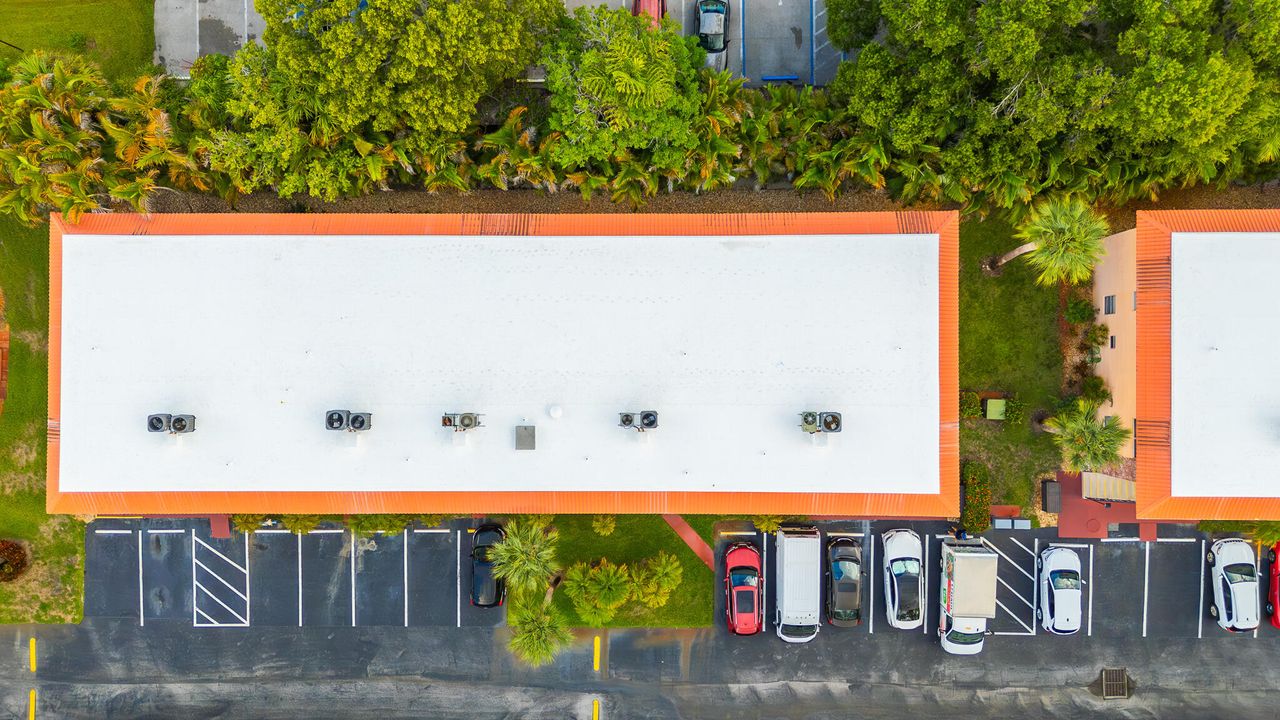 For Sale: $115,000 (2 beds, 1 baths, 819 Square Feet)