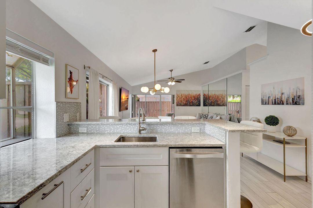 Active With Contract: $3,600 (2 beds, 2 baths, 1174 Square Feet)