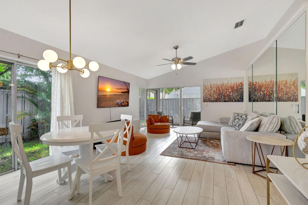 Active With Contract: $3,600 (2 beds, 2 baths, 1174 Square Feet)