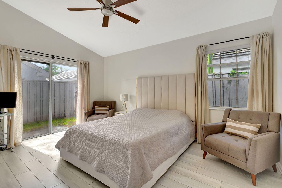 Active With Contract: $3,600 (2 beds, 2 baths, 1174 Square Feet)