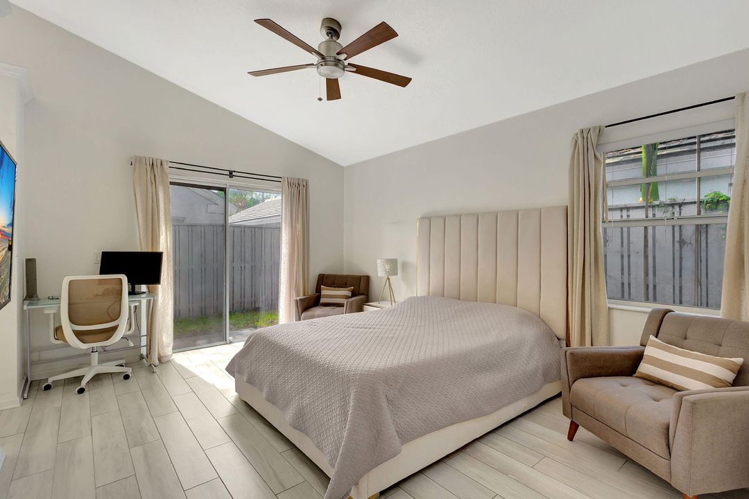 Active With Contract: $3,600 (2 beds, 2 baths, 1174 Square Feet)