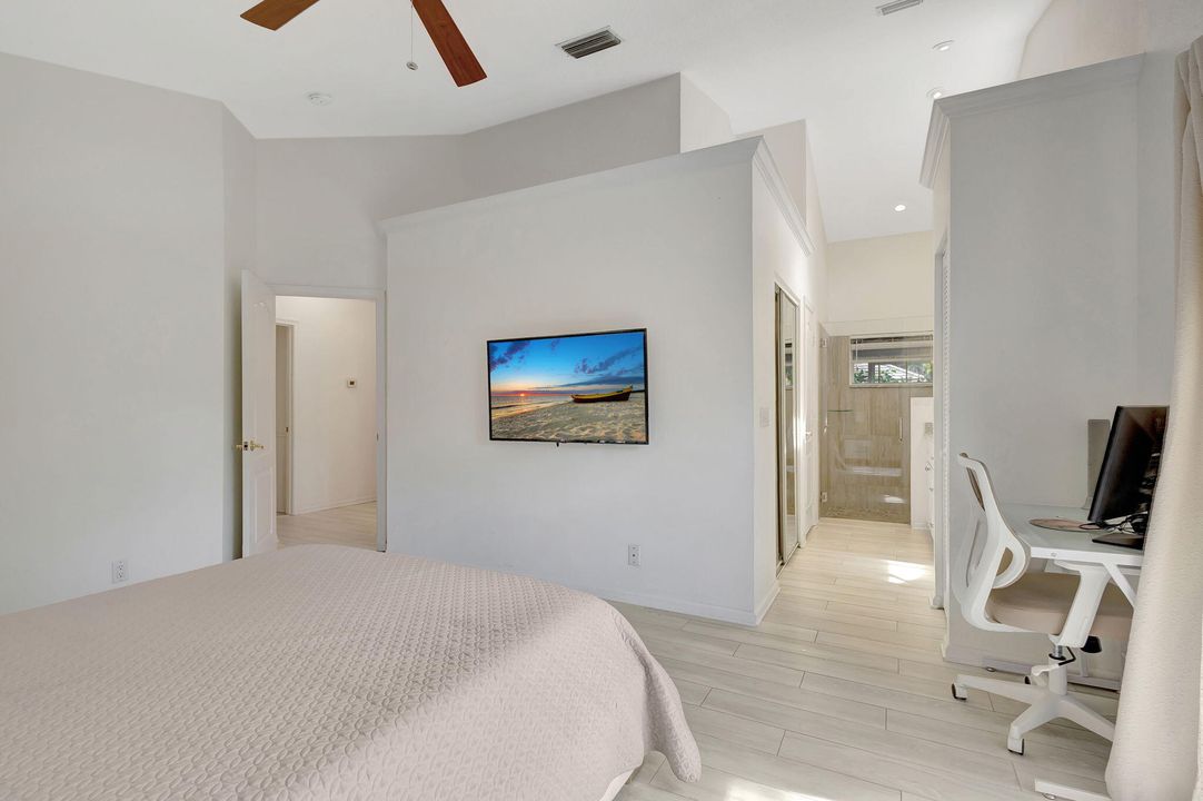 Active With Contract: $3,600 (2 beds, 2 baths, 1174 Square Feet)