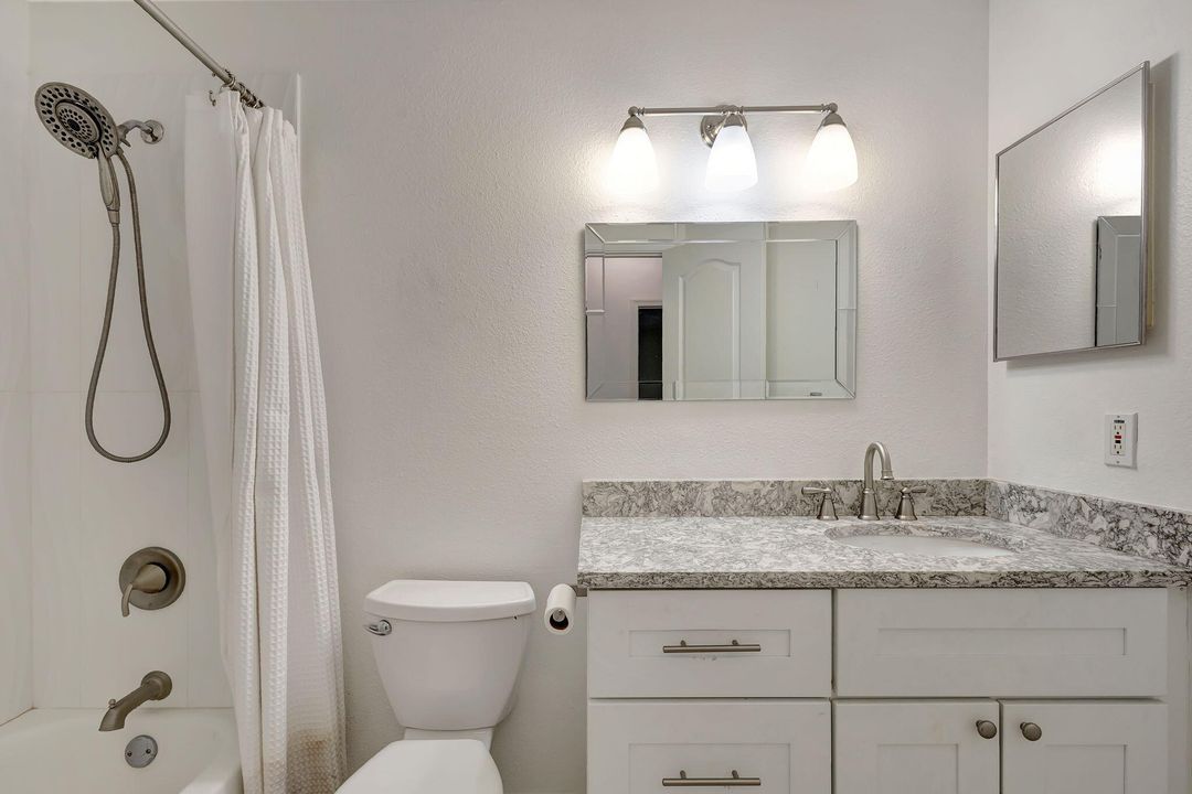 Active With Contract: $3,600 (2 beds, 2 baths, 1174 Square Feet)