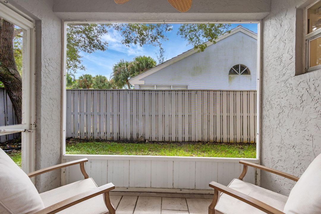 Active With Contract: $3,600 (2 beds, 2 baths, 1174 Square Feet)