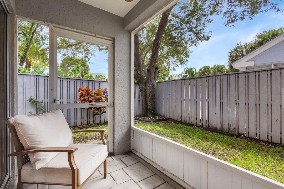 Active With Contract: $3,600 (2 beds, 2 baths, 1174 Square Feet)