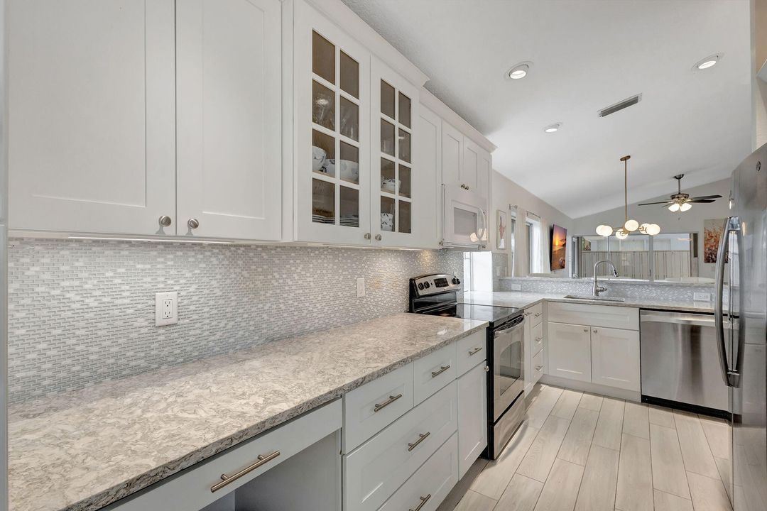 Active With Contract: $3,600 (2 beds, 2 baths, 1174 Square Feet)